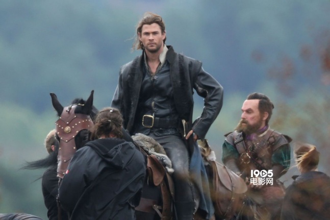 DB彩票入口-冰火交锋！北极之熊目送森林猎人离场的简单介绍