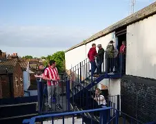 -坎布雷主场遭遇破败，反思问题