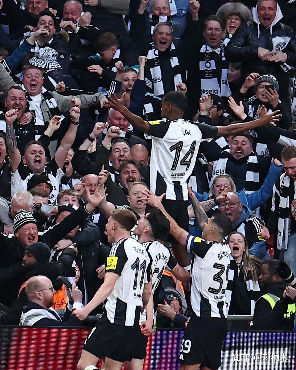 DB gaming-英格兰超级联赛激烈争夺，四大强队争夺冠军