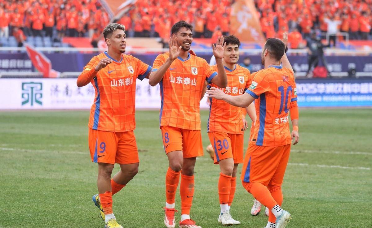 球队实力超群，锋线攻势强悍