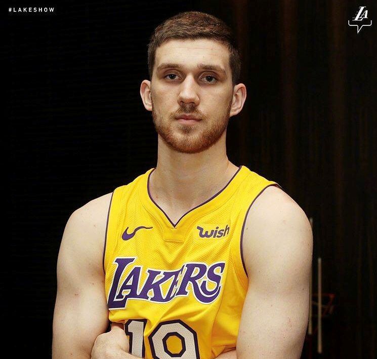 身高劣势球员崭露头角，力挑大梁