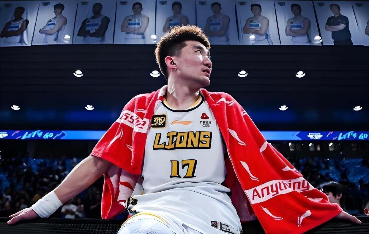 青海男篮球员个人士气高涨，表现突出的简单介绍