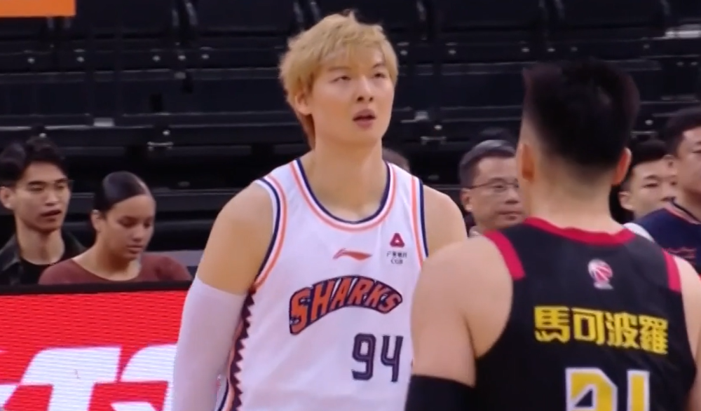 关键时刻压哨进球,豪门逃过一劫的简单介绍 关键时刻压哨进球,豪门逃过一劫的简单介绍