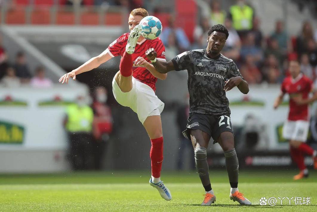 击败弗赖堡，保持不败