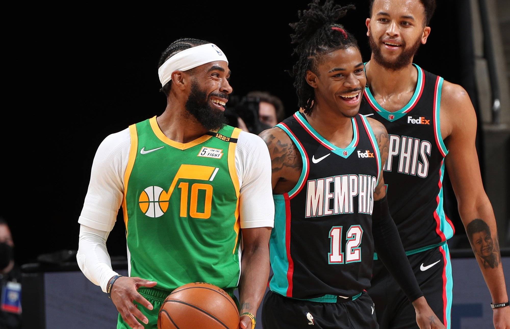 太阳赢球落后1-2，爵士连胜升至3-1