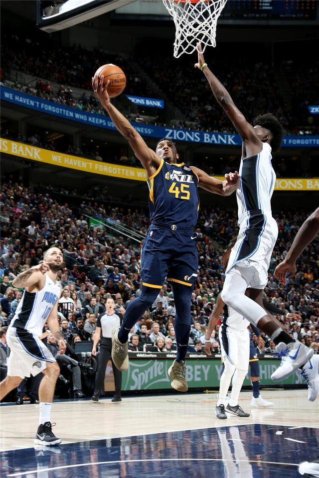 上海队轻取魔术，戈贝尔扛起全队